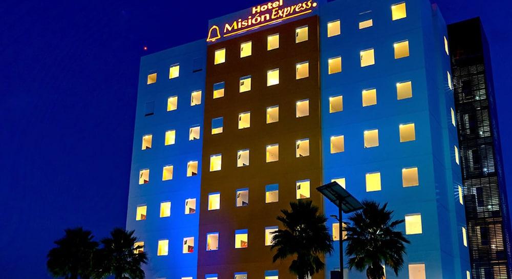 One Irapuato Hotel ภายนอก รูปภาพ