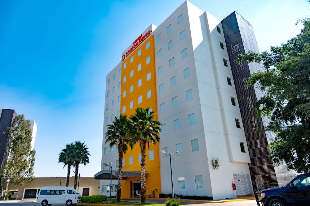 One Irapuato Hotel ภายนอก รูปภาพ