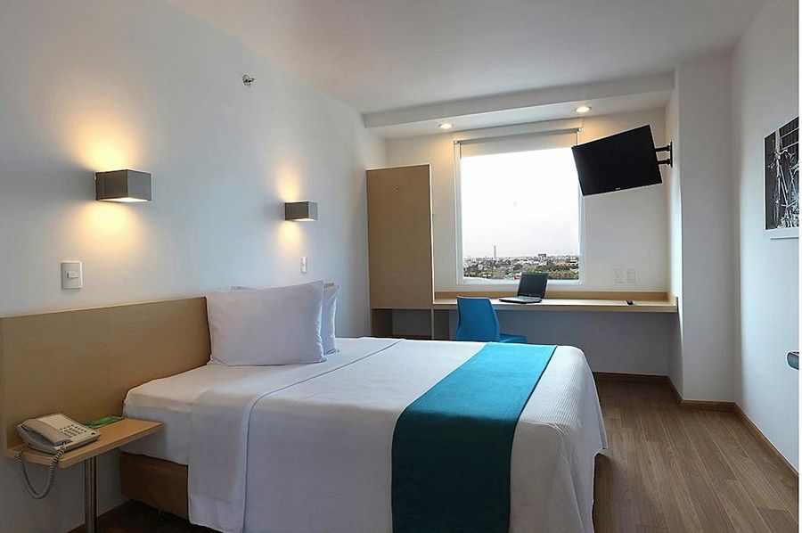 One Irapuato Hotel ภายนอก รูปภาพ