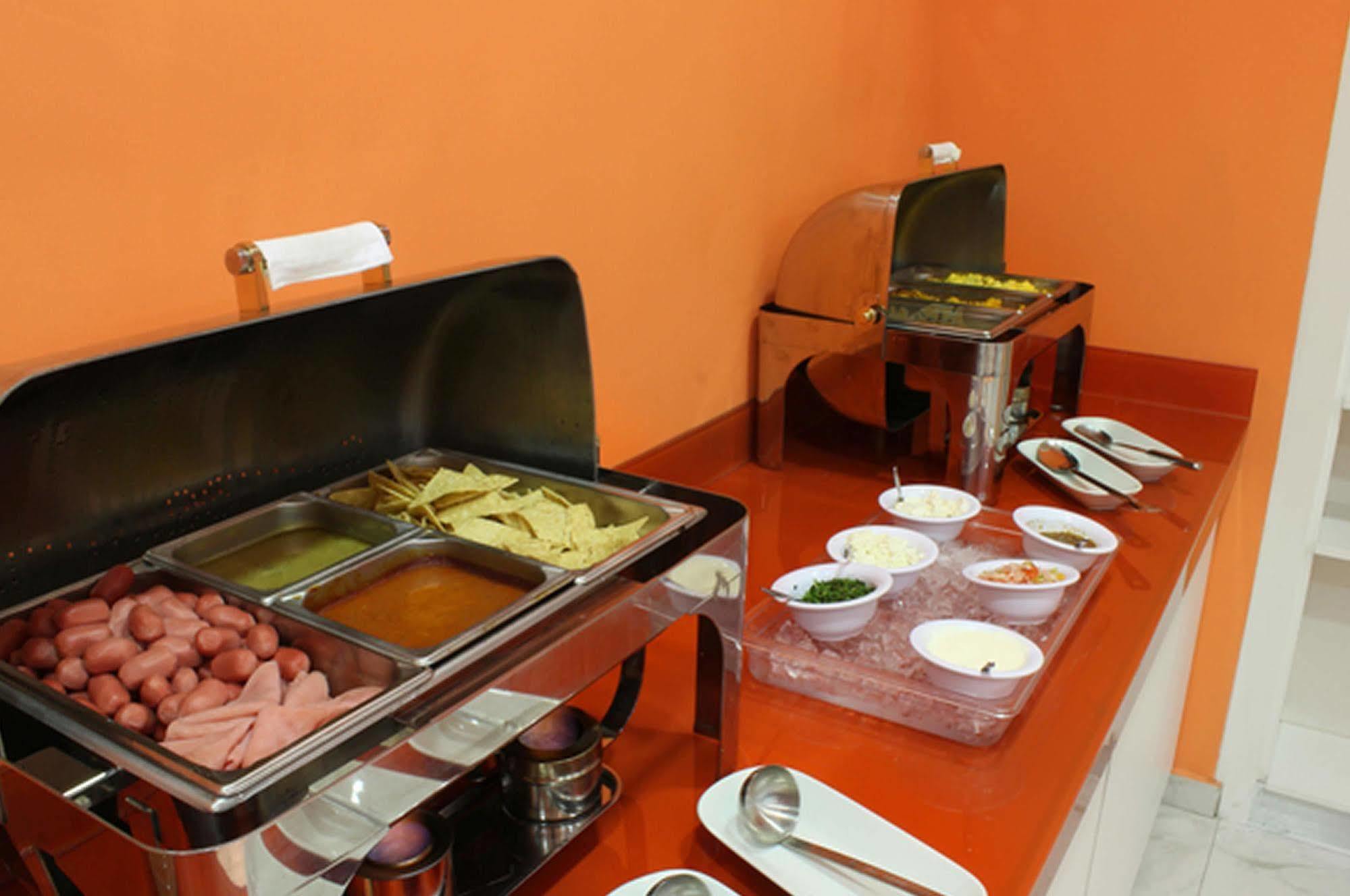 One Irapuato Hotel ภายนอก รูปภาพ
