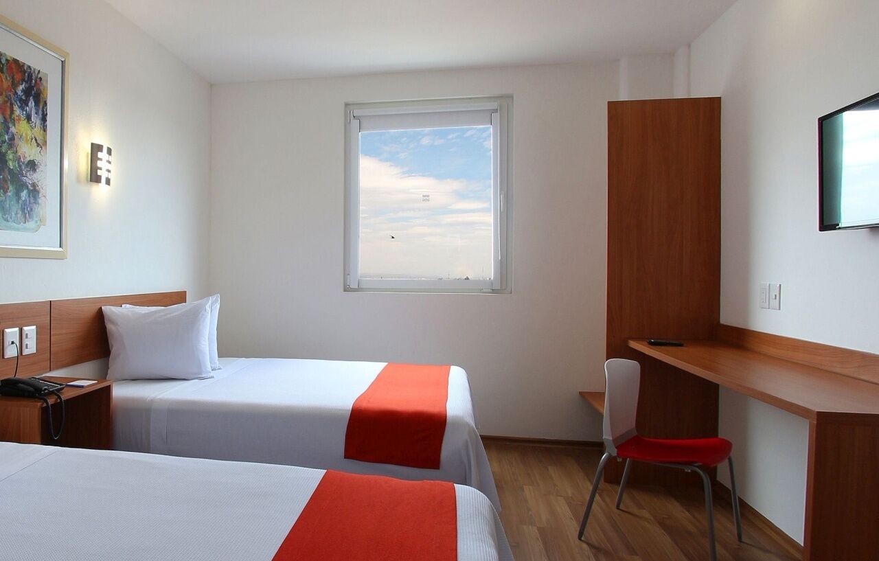 One Irapuato Hotel ภายนอก รูปภาพ